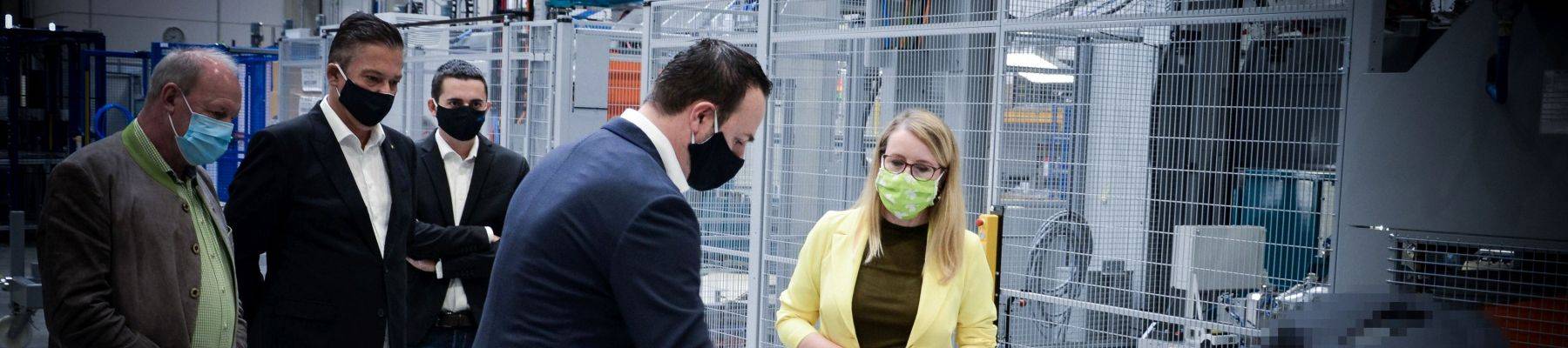 Bundesministerin Schramböck zu Besuch im 3CON-Headquarter in Ebbs/AUT